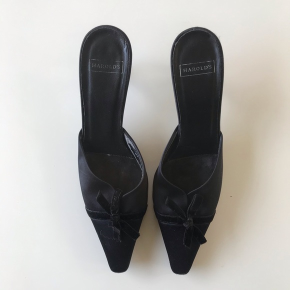 Harold’s Black Velvet Pointed Heels, 8 - Picture 2 of 7